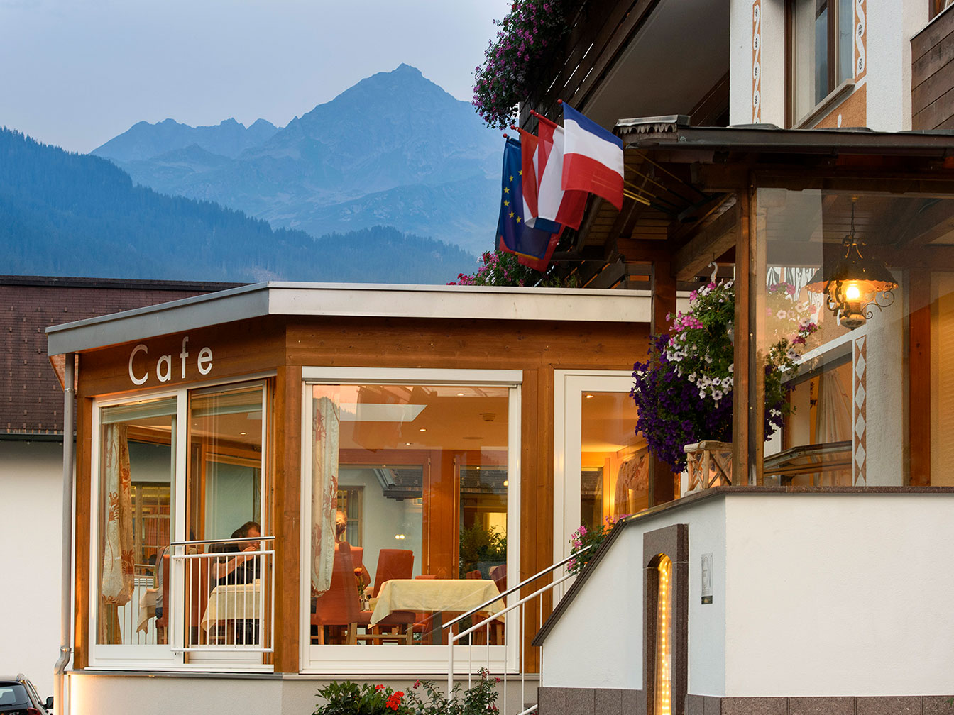 Restaurant Da Bruno im Hotel Silbertal mit gemütlicher Café- und Restaurantatmosphäre