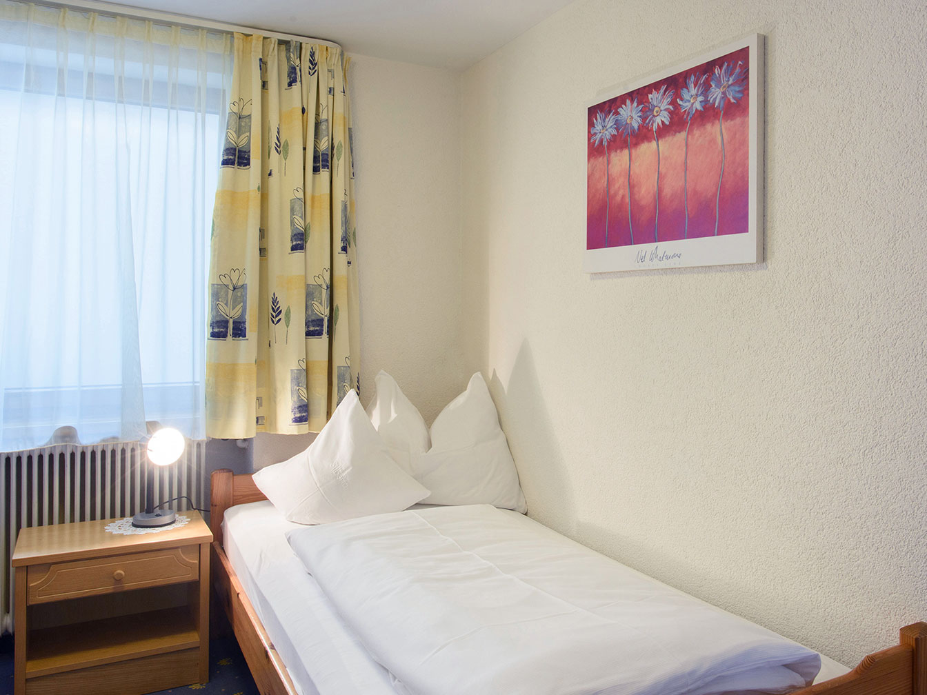Separates Einzelzimmer im Familienzimmer 214 des Hotel Silbertal
